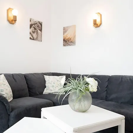 Haus Titania 12 *