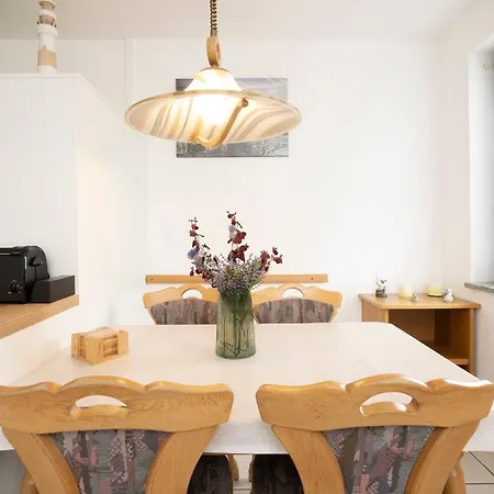 Haus Titania 12 公寓 *